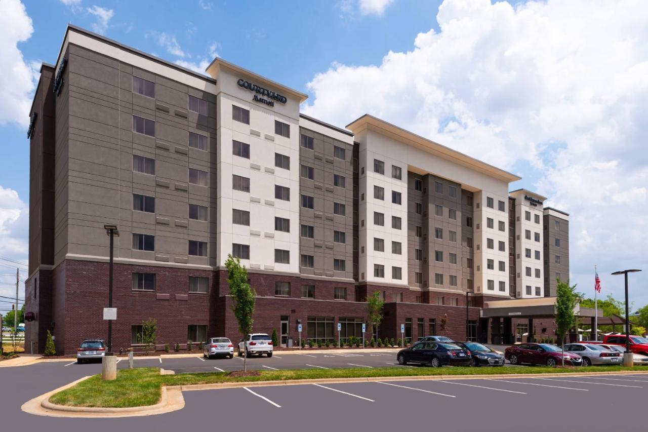 Courtyard By Marriott Charlotte Northlake Exterior photo