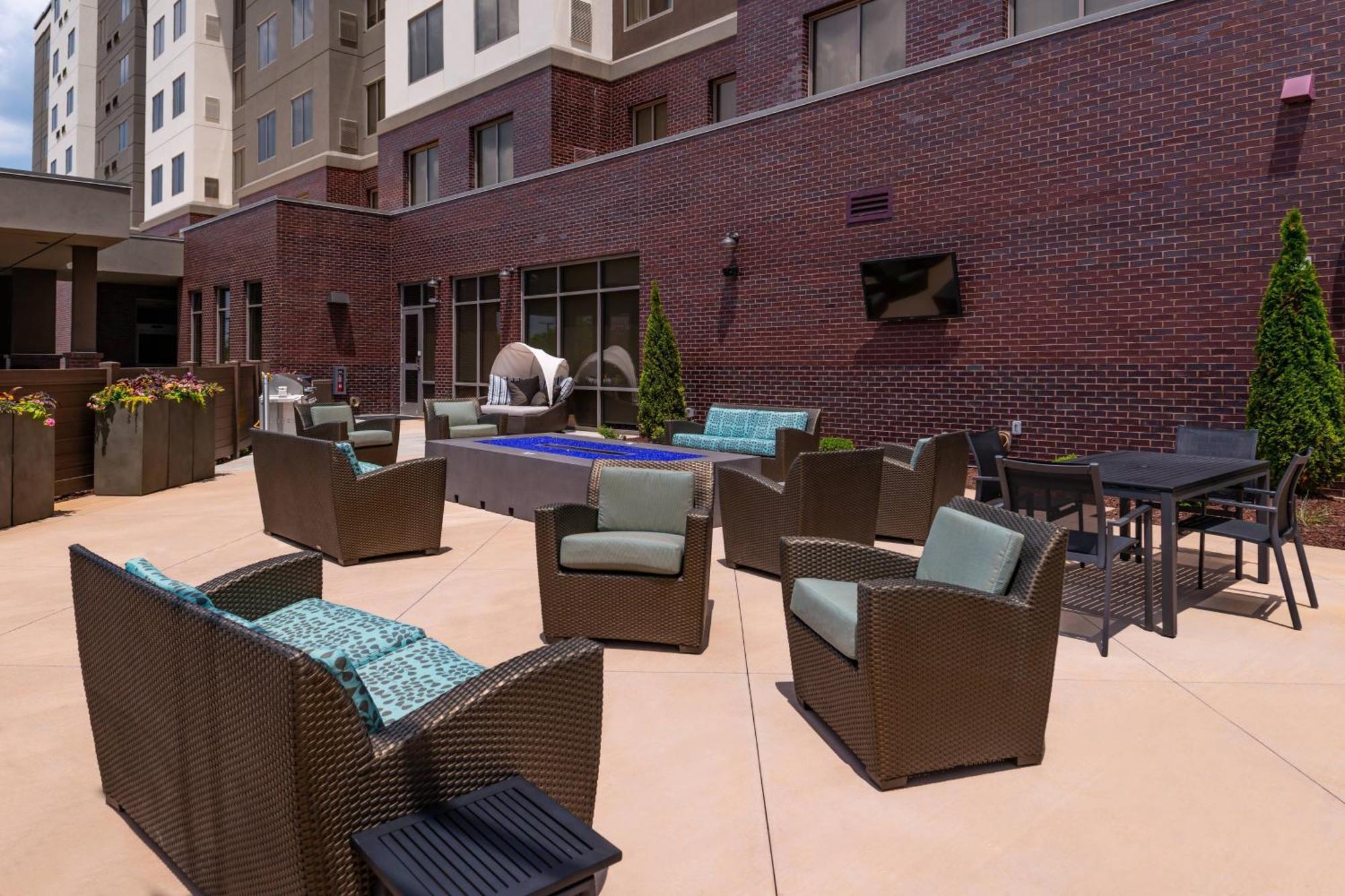 Courtyard By Marriott Charlotte Northlake Exterior photo