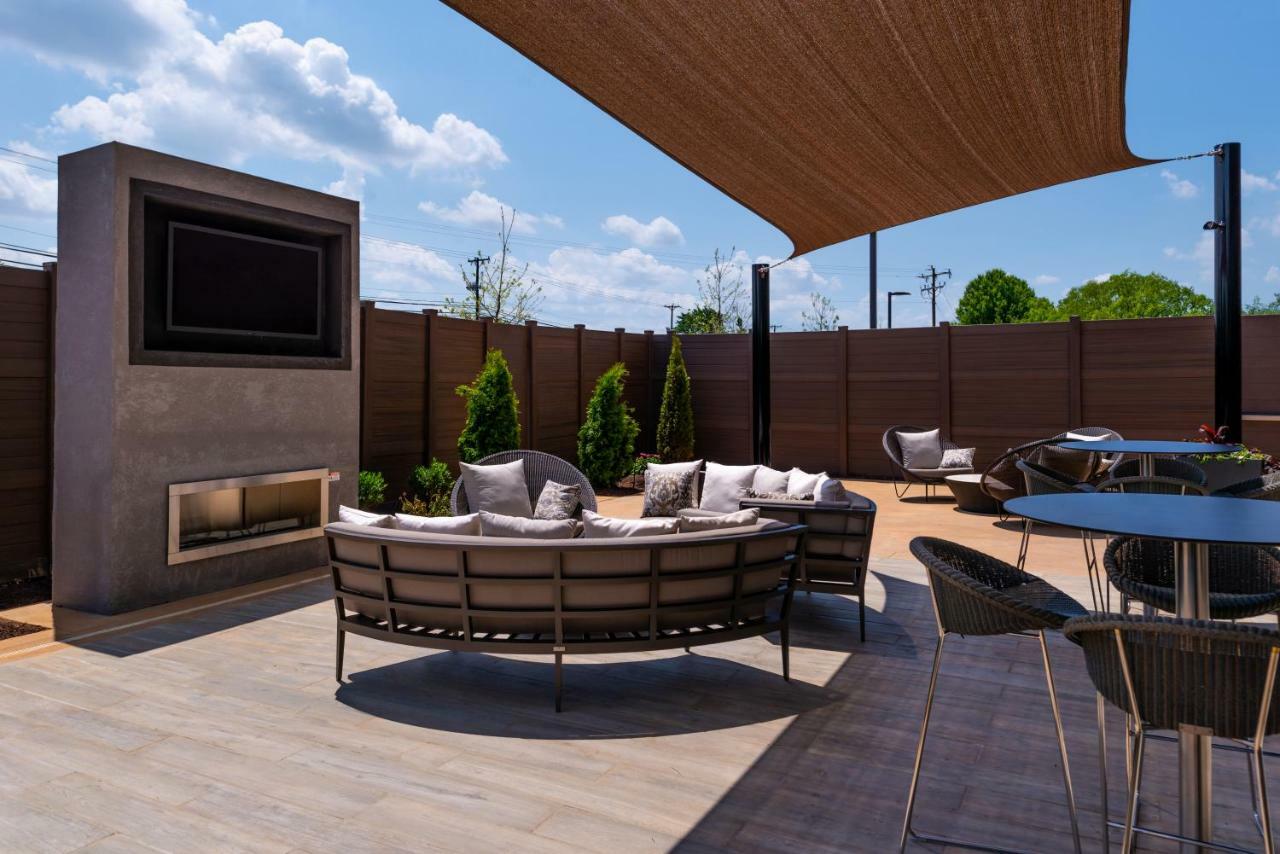 Courtyard By Marriott Charlotte Northlake Exterior photo