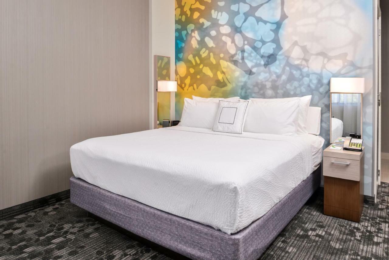Courtyard By Marriott Charlotte Northlake Exterior photo